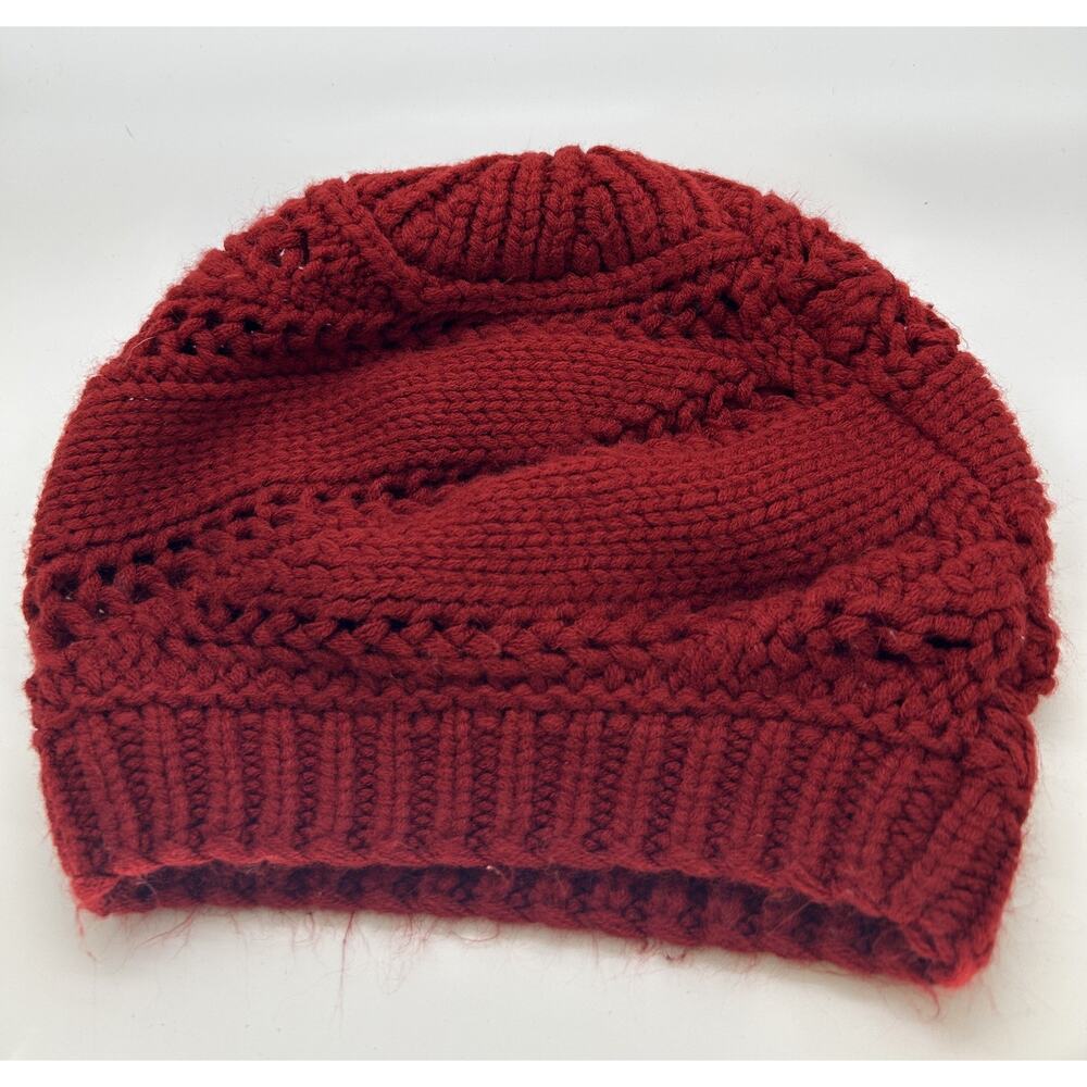 PRESTON AND YORK KNITTED HAT RED
